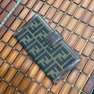Fendi long wallet 9242